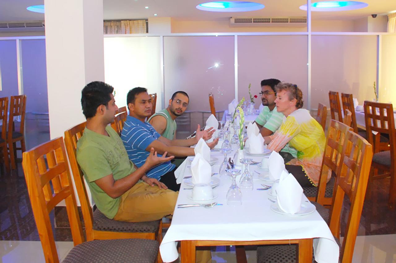 Holiday Xpress Dhaka Luaran gambar